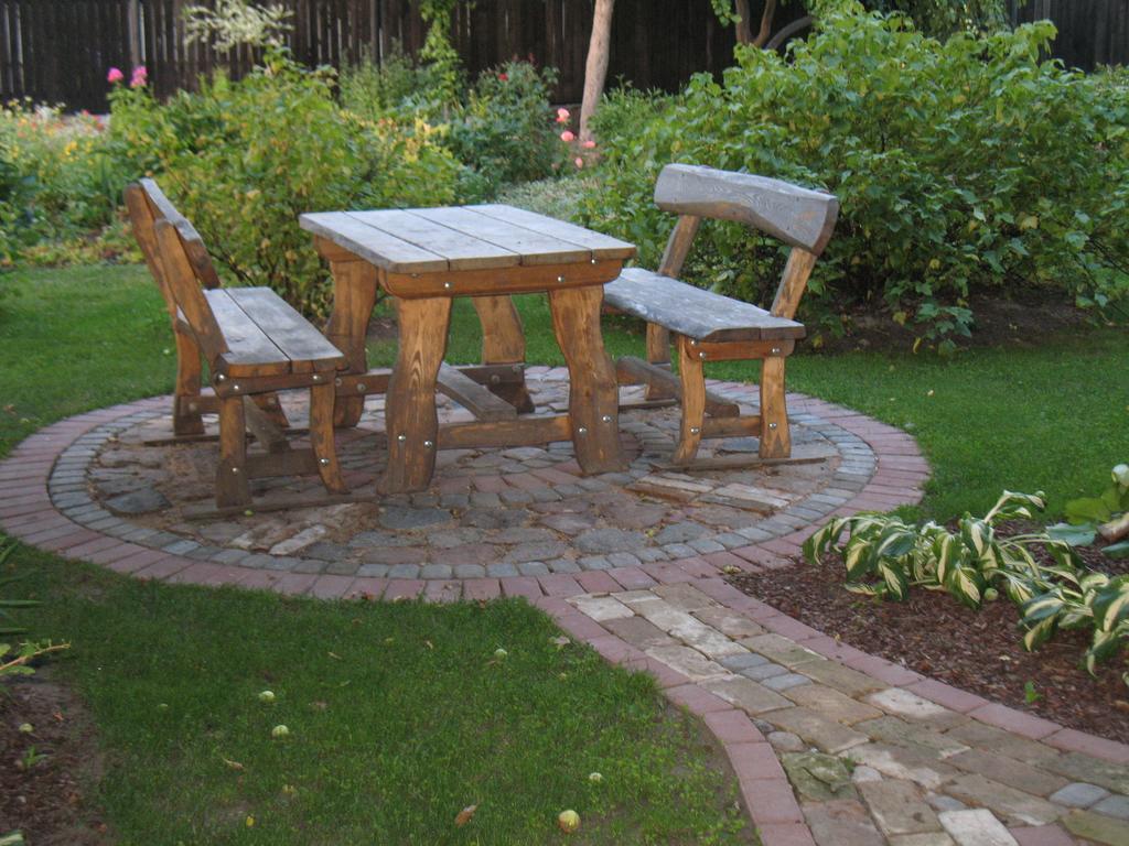 Pulkvedis Guest House Ventspils Bagian luar foto
