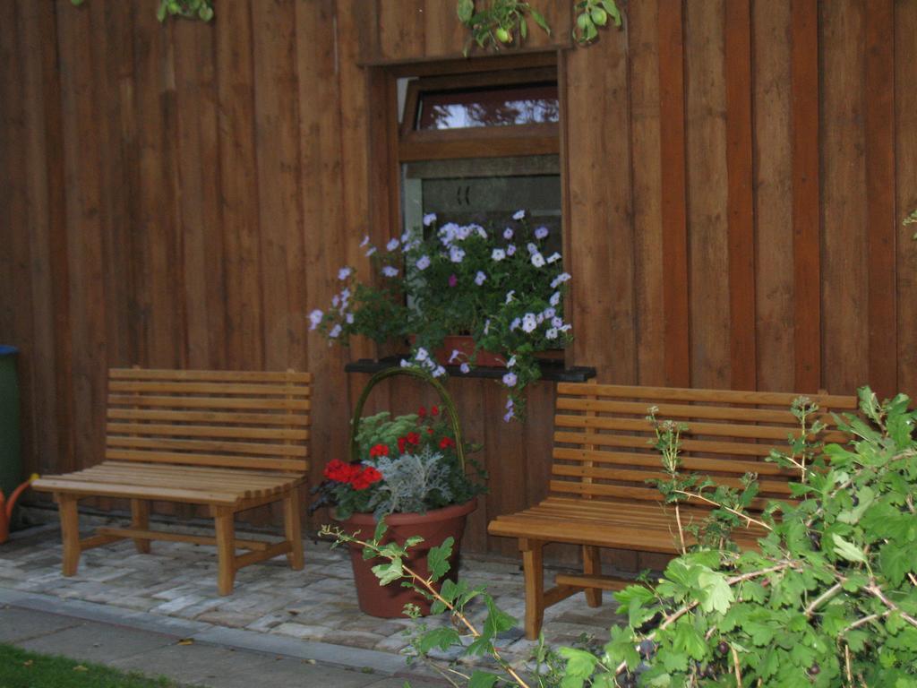 Pulkvedis Guest House Ventspils Bagian luar foto