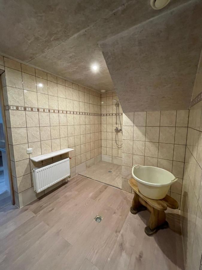 Pulkvedis Guest House Ventspils Bagian luar foto