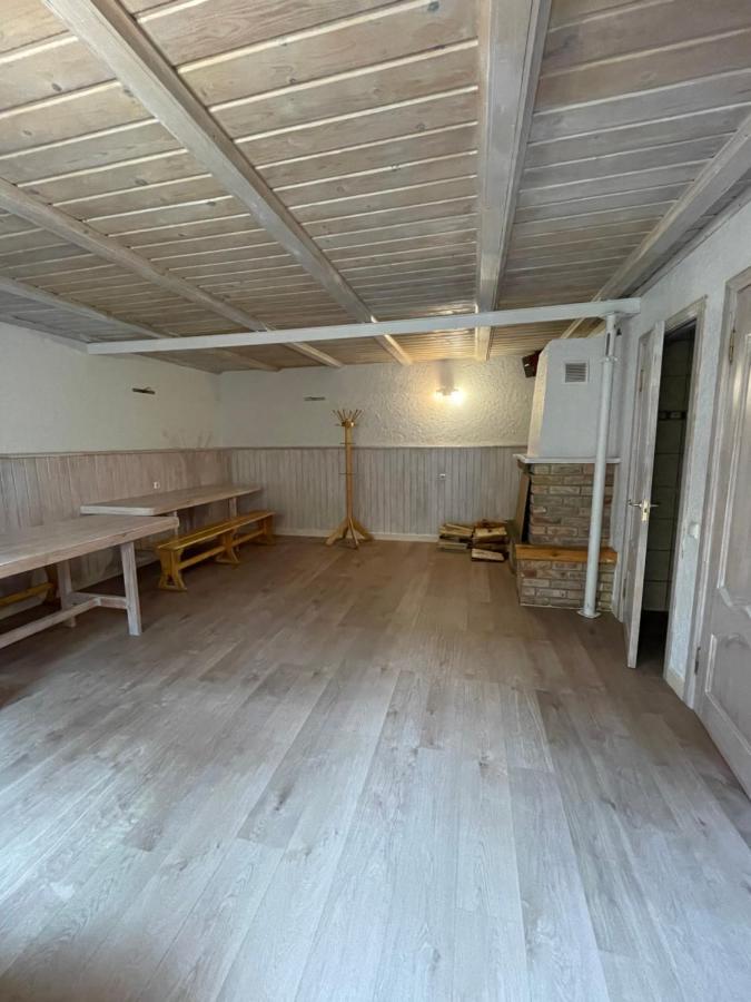 Pulkvedis Guest House Ventspils Bagian luar foto