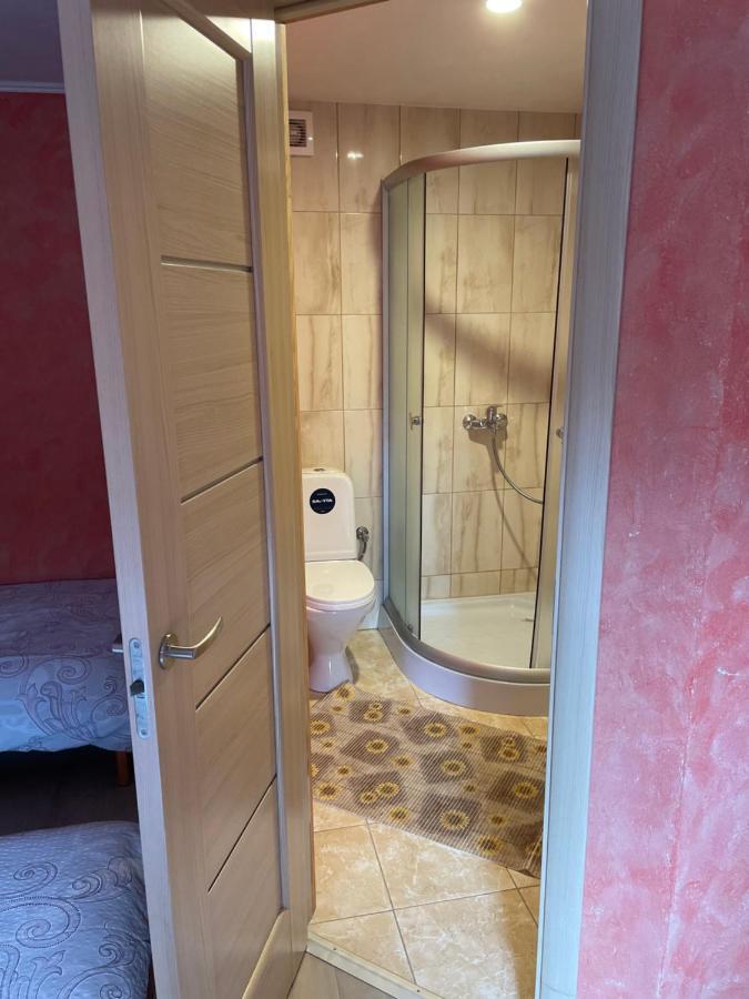 Pulkvedis Guest House Ventspils Bagian luar foto