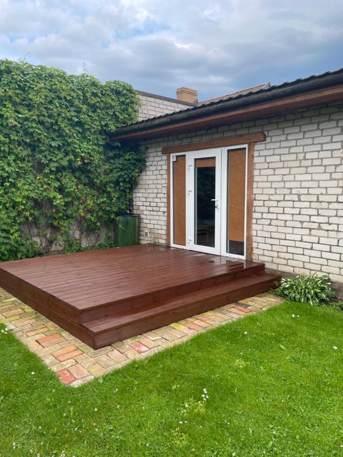 Pulkvedis Guest House Ventspils Bagian luar foto