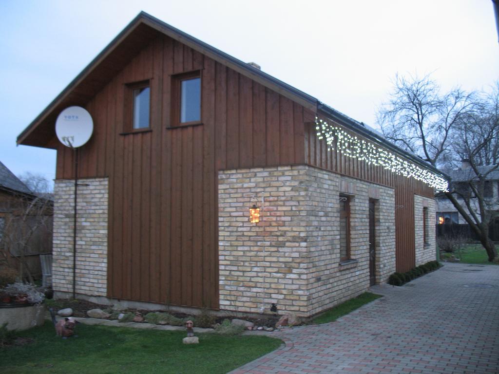 Pulkvedis Guest House Ventspils Bagian luar foto